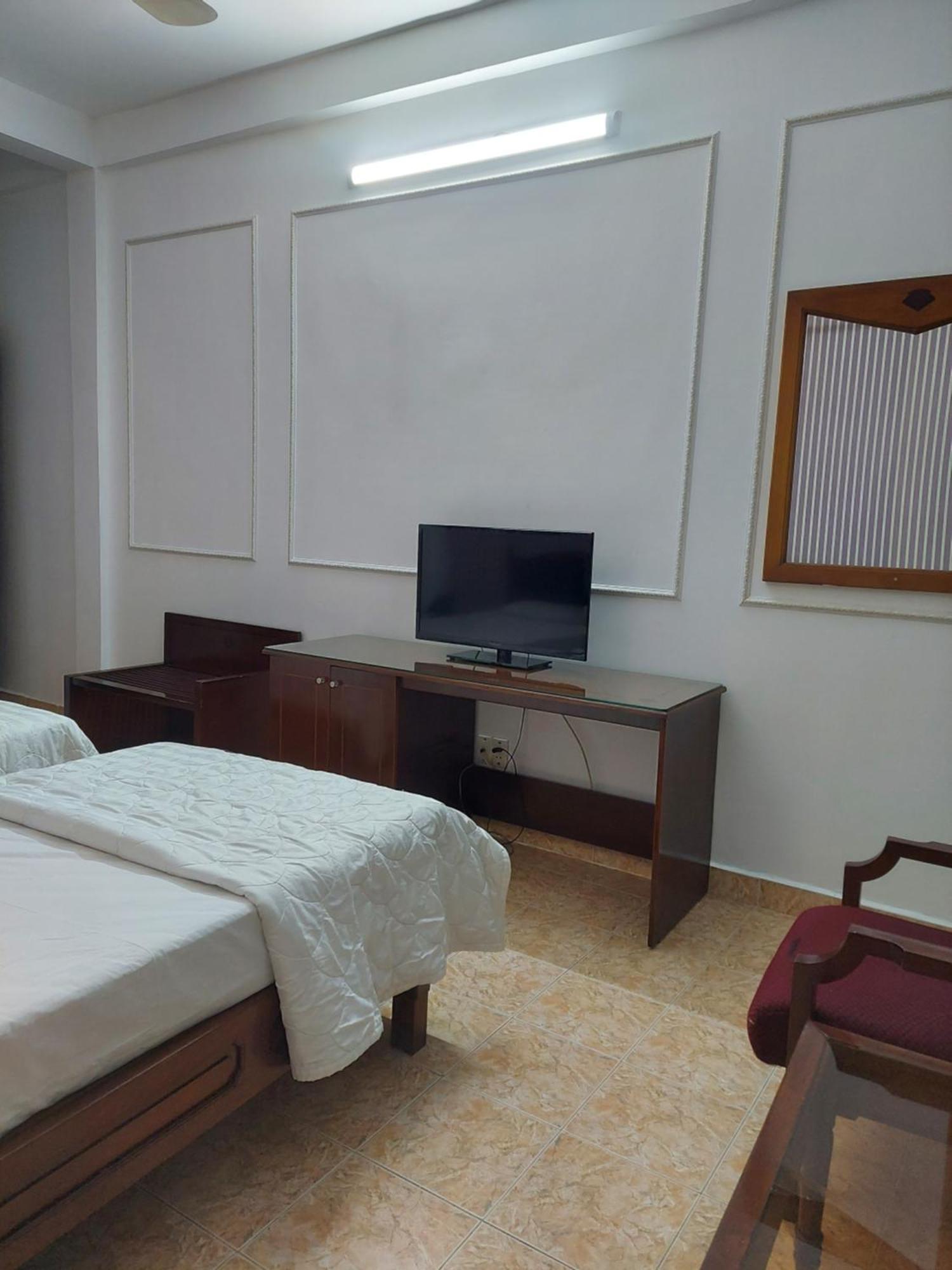 Hotel Khach San Trung Mai Ho Či Minovo Město Exteriér fotografie