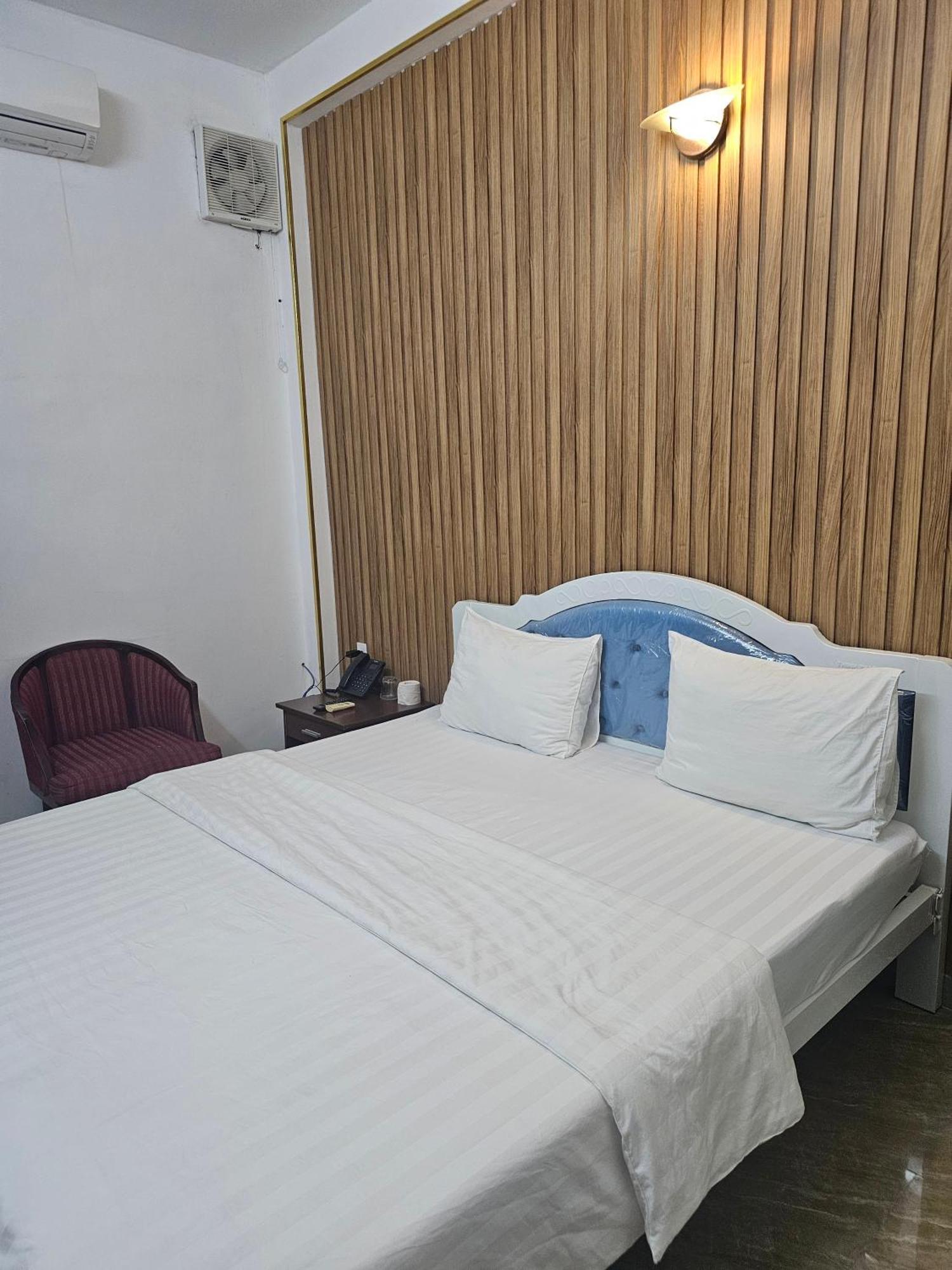 Hotel Khach San Trung Mai Ho Či Minovo Město Exteriér fotografie