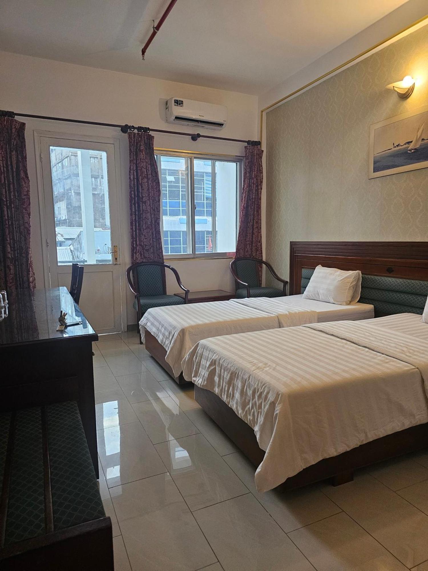 Hotel Khach San Trung Mai Ho Či Minovo Město Exteriér fotografie