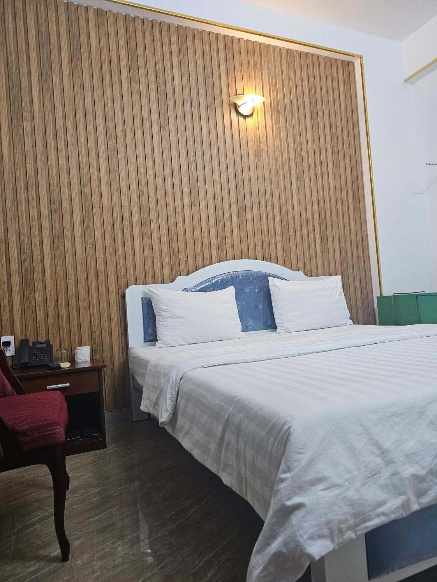 Hotel Khach San Trung Mai Ho Či Minovo Město Exteriér fotografie